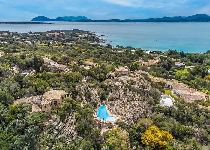 別荘 Roccia Di Volpe By Interhome ポルト・チェルボ